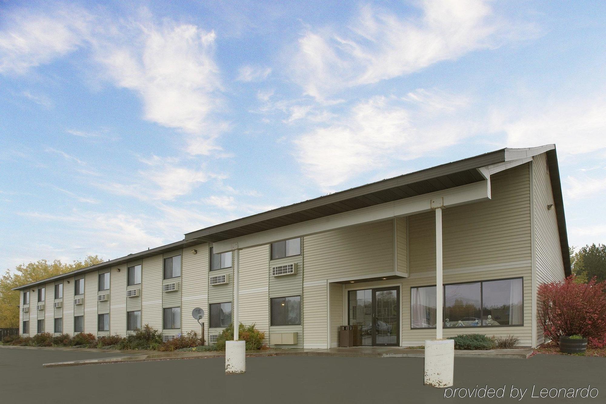 Americas Quality Inn & Suites - Finlayson Exterior photo